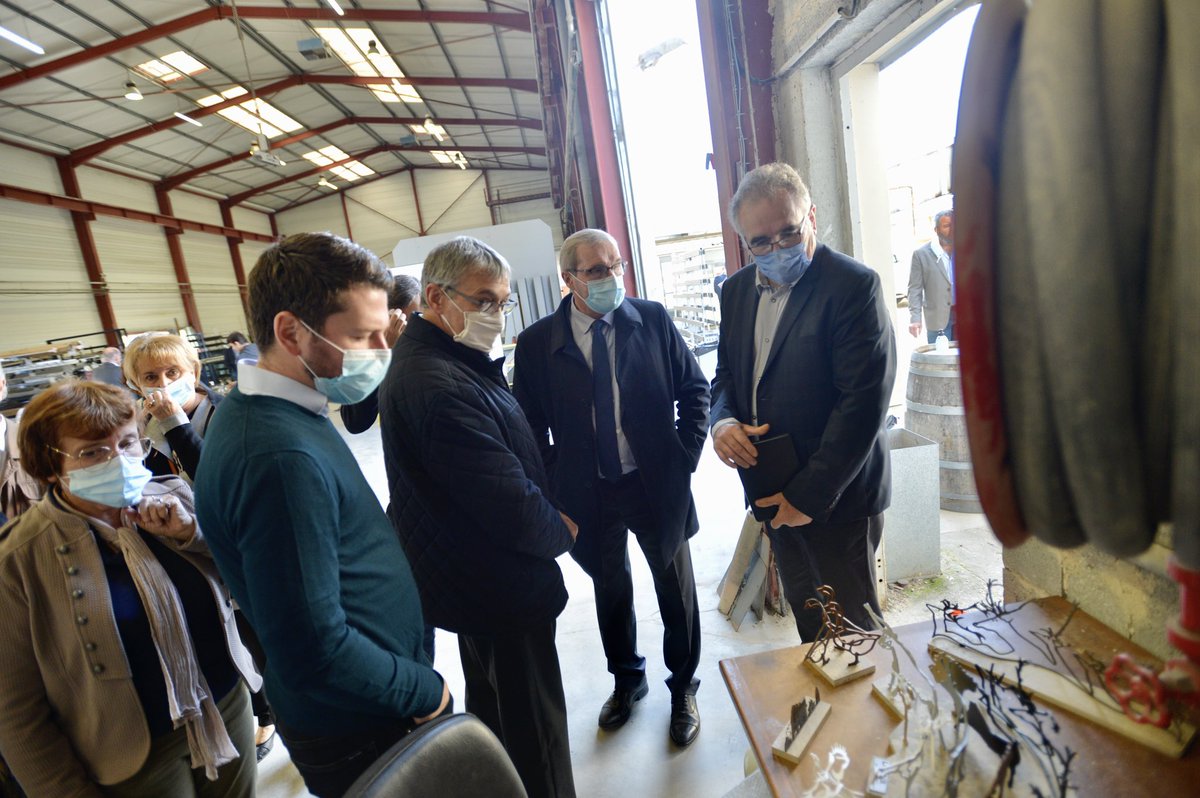 germinalpeiro's tweet photo. C’est avec plaisir que je participe à l’inauguration des investissements de #Valbusa au #Bugue, grâce auxquels l’entreprise va pouvoir recruter. Maintenir l’emploi est essentiel en #Dordogne pour attirer des jeunes et leurs familles. https://t.co/Sg9acB3PgP