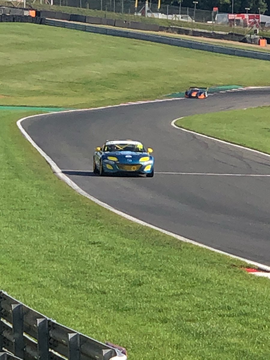Boreham_MS's tweet photo. It has warmed up a bit for the second test session on the GP circuit at @Brands_Hatch. Ray is out on track with the GT Cup cars https://t.co/z8dFBoP3i0