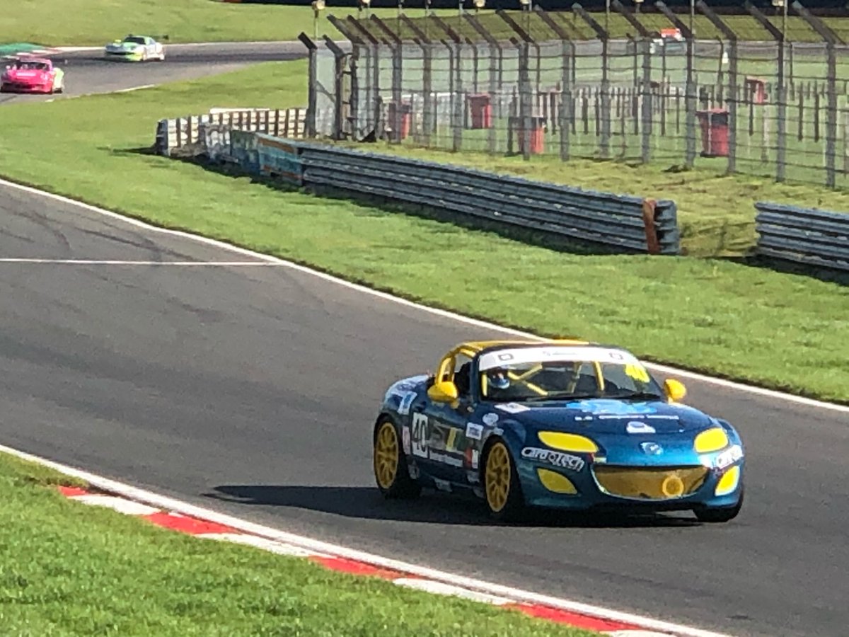 Boreham_MS's tweet photo. It has warmed up a bit for the second test session on the GP circuit at @Brands_Hatch. Ray is out on track with the GT Cup cars https://t.co/z8dFBoP3i0