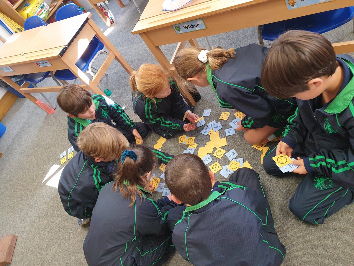 ThorngroveRowan's tweet photo. Sorting 'Time' in House teams but who will win?! #oakandash or #beechandrowan. @ThorngrovePrep https://t.co/lIslRWeK0g