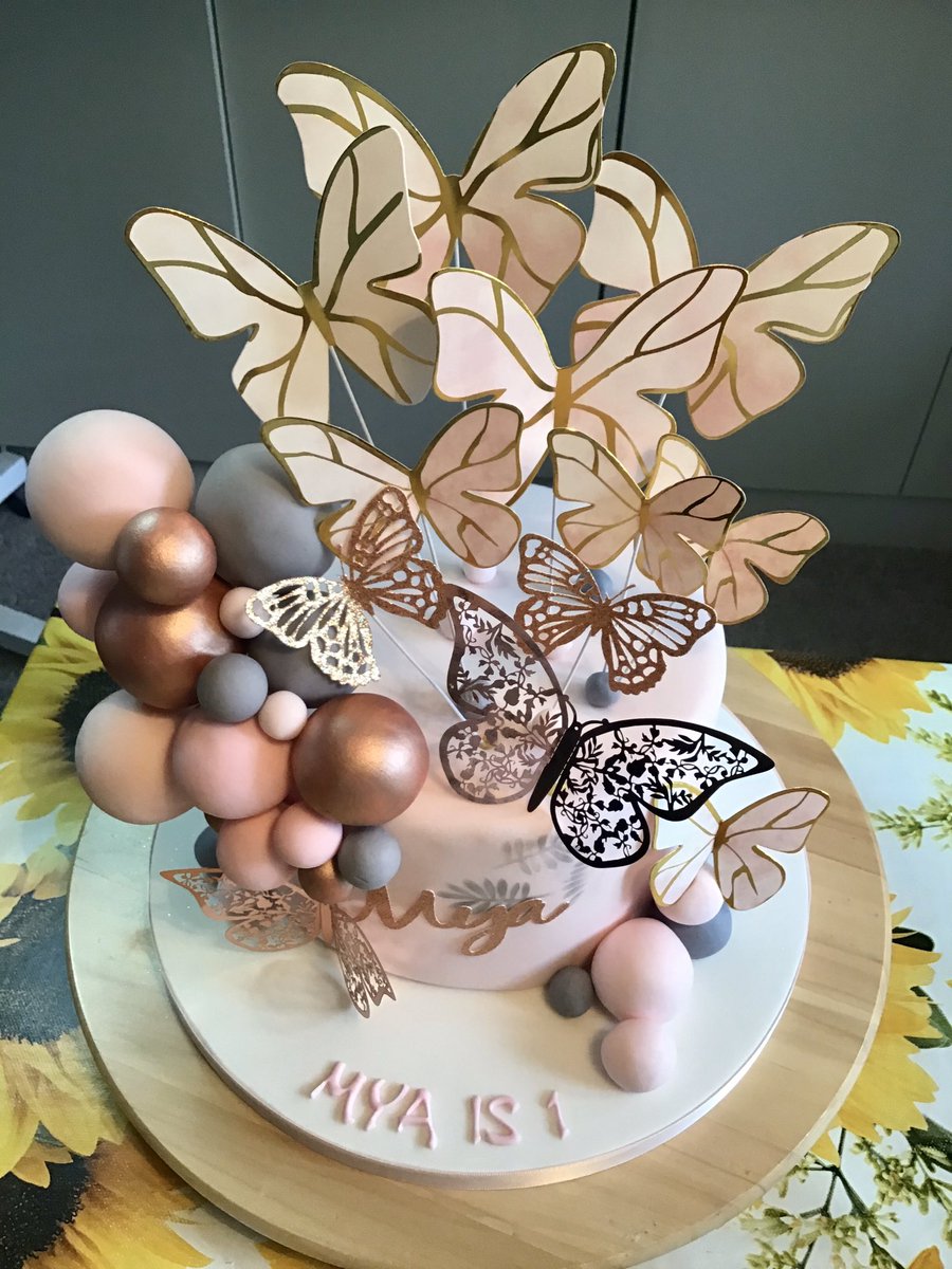 jules0455's tweet photo. I’m so chuffed how this cake turned out ... https://t.co/H0QtSWYKod
