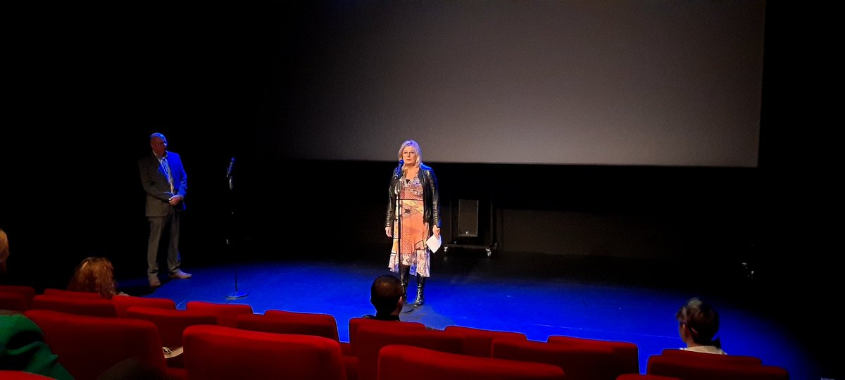kevinklinkspoor's tweet photo. Hijsen van de regenboogvlag door @CGardien namens @GemWestland en Fleur Voogt namens @JongerenraadW bij @TheaterDeNaald. Flyer #plakdevlag kan nog dit weekend op centrale plekken worden opgehaald. #ComingOutDay #wldebat @NicoNaald @PietVreugdenhil @Maxim2291 @AadValk https://t.co/knCUJQP3WI
