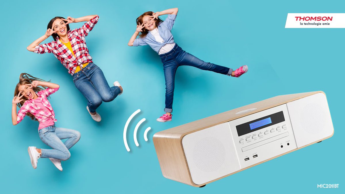 Thomson_FRA's tweet photo. Mettez du fun dans votre quotidien grâce à la micro-chaîne #MIC201IBT avec CD/MP3/USB/Radio, Bluetooth et chargement sans fil grâce à la technologie d'induction ! 😁
Ce week-end on danse sur ___________________ ? 💃🕺
#ThomsonAudio #FridayFeeling #MicroChaine #Musique https://t.co/jA4Ea04DUb