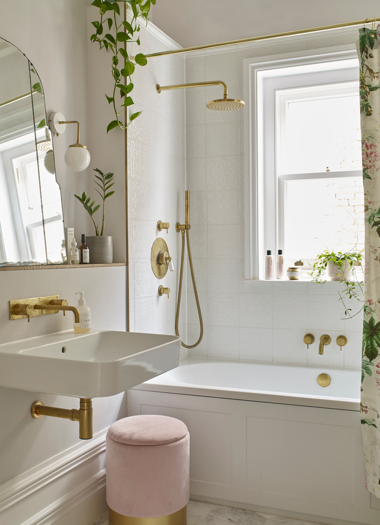 ECLocations's tweet image. NEW LOCATION ✨

Uploaded to the website today, we are excited to have location #TSW159 with us. This beautiful apartment can be found located in a Victorian townhouse in South London, with Parisian inspired interiors throughout.

View the location here: eastcoastproduction.co.uk/locations/beau…