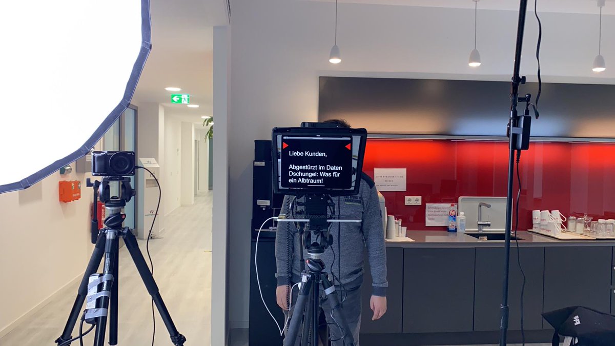 TMCgmbh's tweet photo. Ein gemeinsames Frühstück während Corona? 🤔 Das geht – per Live-Event!

Hier ein paar Insights von dem Videodreh für ein digitales Business Breakfast, der gestern stattfand. 😊🥐☕

#digitalevent  #onlineevents  #tmcgmbh #themarketingcompany #breakfast #online #agency https://t.co/sfAFMCqZEl