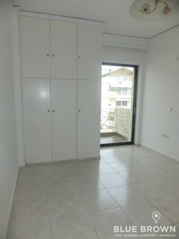 BlueBrownProp's tweet photo. Voula, Ano Voula, Floor apartment 115 sq.m., 3rd floor, construction of 1980, 3 bedrooms, bathroom, w/c, spacious kitchen, bright living room with fireplace, tiled floors, elevator, solar water heater, central heating with oil, parking space ...
https://t.co/WMtKPLmaev https://t.co/GcTvyGM9iM