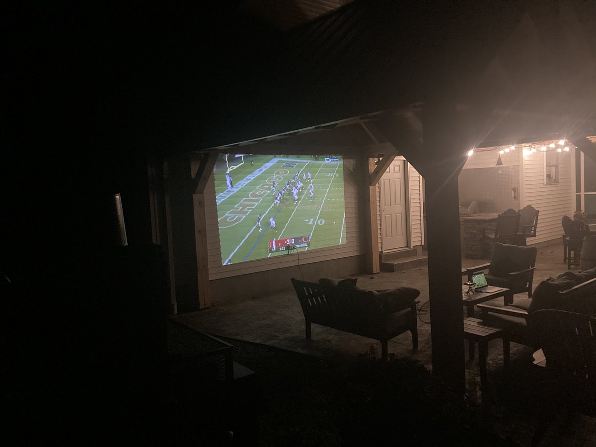 BrianField7's tweet photo. With 2 min to go in the first half wasn’t happy I was watching outdoors, but need to be patient #BearDown #play60  #BearsWin #bearsweather https://t.co/ql35AlerZe