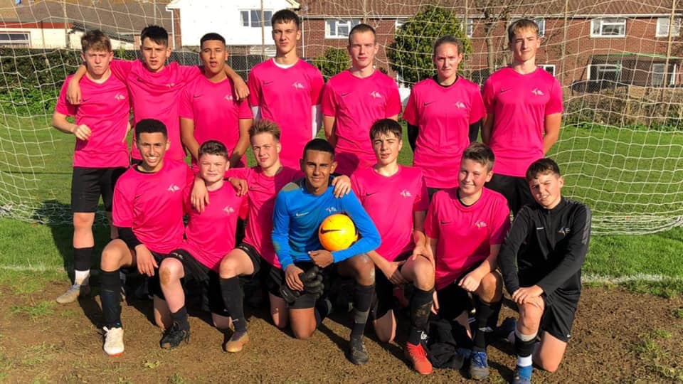 SchoolsFootball's tweet image. 🏆ESFA U16 Small Schools' Cup Final 🏆

🗓️ Friday 16 Oct
⏰3:15pm KO
⚽ @LeAF_Studio v @BrookeHouseCol
📍 @LilleshallNSC 
💻WATCH live: youtube.com/esfatv #subscribe

🔴 🔵 ⚪