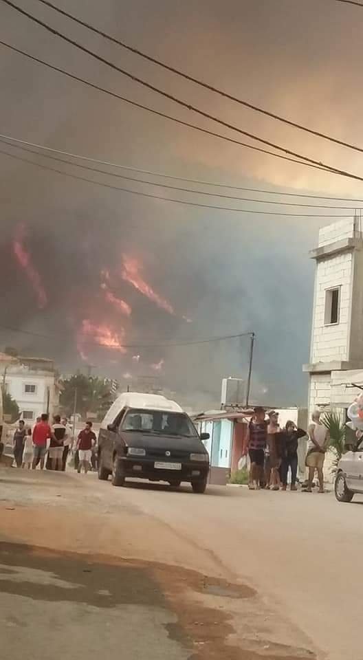 Fires reached the town of Em el-Tiyour on the other side of the former video.  https://www.google.com/maps/@35.7464575,35.8454017,649m/data=!3m1!1e3