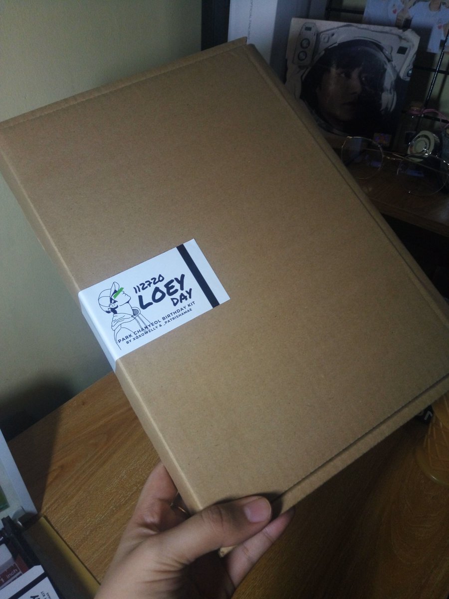 xoxowelly's tweet photo. BTW, ito yung packaging :))) #112720LOEYDAY ๐ https://t.co/DvXTJ9Uswu