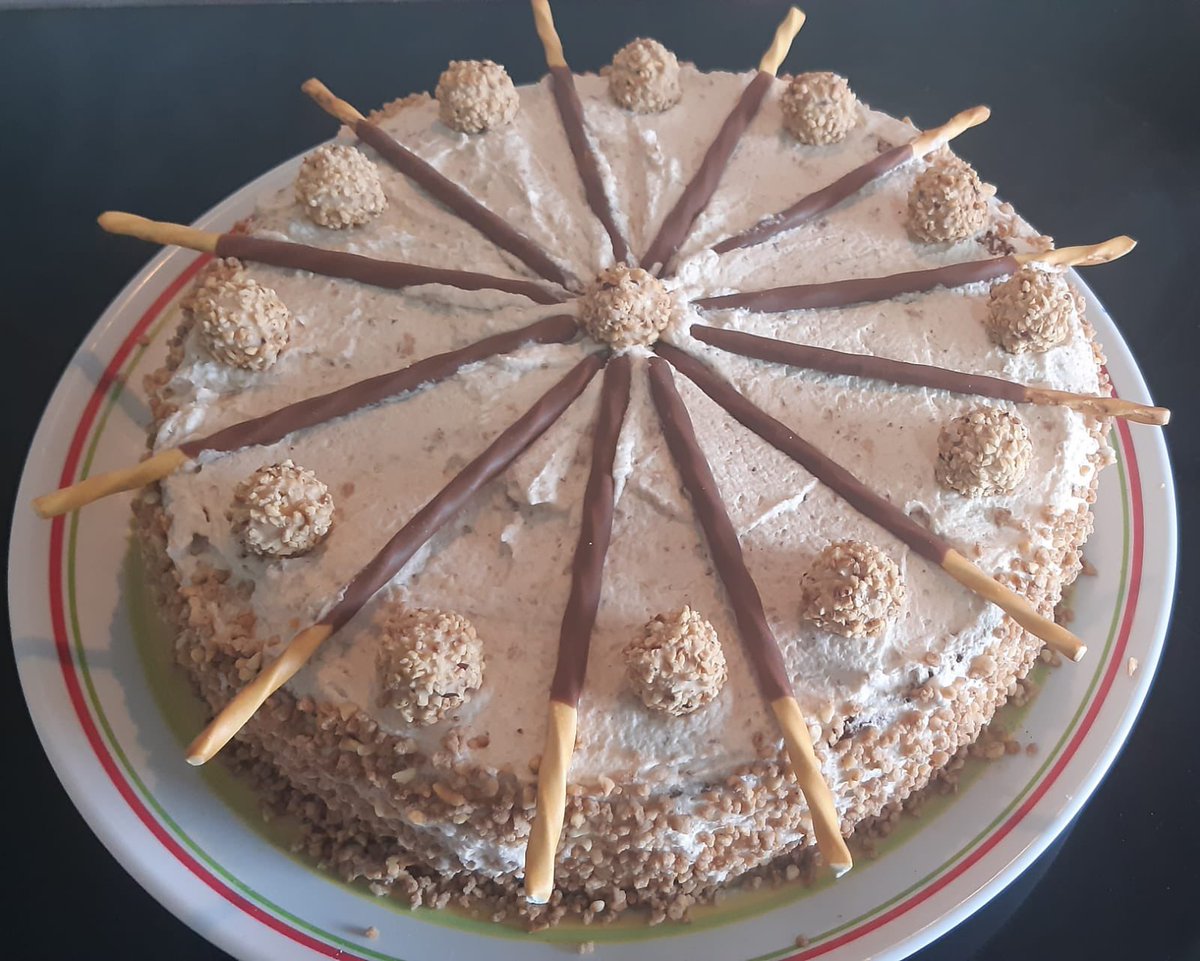 SweetMouse85's tweet photo. • baking cakes ✔ check
#cake #yummy #IndieGameDev #LifeIsSweet #WPUGamer https://t.co/5aoBFbkuj1