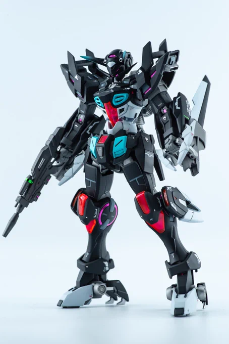 #これを見た人は緑色の入った画像を貼れ
最近自分の中で流行ってるミントグリーン系で!
◼にも◻にも合うオススメカラー? 