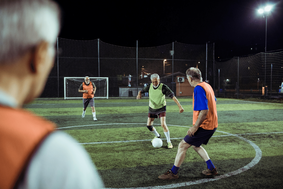 UniWestScotland's tweet image. A new study by UWS &amp;amp; @alzscot has explored the effects of walking football on men living with dementia ⚽️

The research, led by @eilidh_macrae, found the activity promoted a range of physical, mental &amp;amp; emotional benefits for the participants.

More here 👉bit.ly/3d9BWGc
