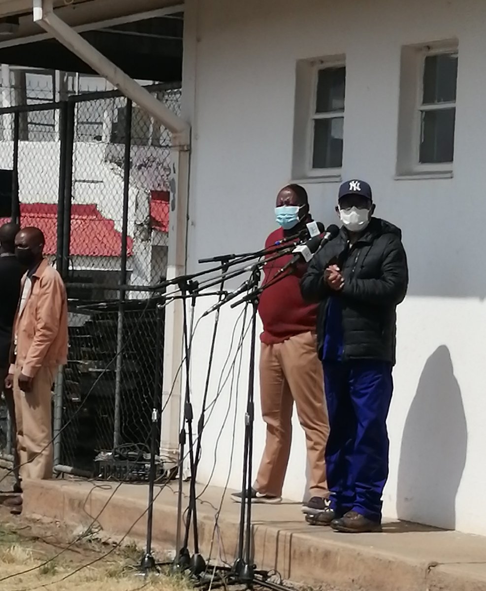 AnneMacroUK's tweet photo. Delighted to hear His Majesty King Letsie III and @PrimeMinisterLS emphasise the importance of preventing litter and protecting the environment.#KeepLesothoclean #UKinLesotho https://t.co/yP3pJ7T8r3