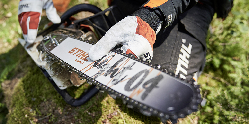 Our 🧠 newly designed, narrower #light04 bar ensures that you’re faster and more mobile than ever 🌳🍃. Already tested it? #STIHL #moreperformance #chainsaw #forestry More info: stihl.com/masterclass