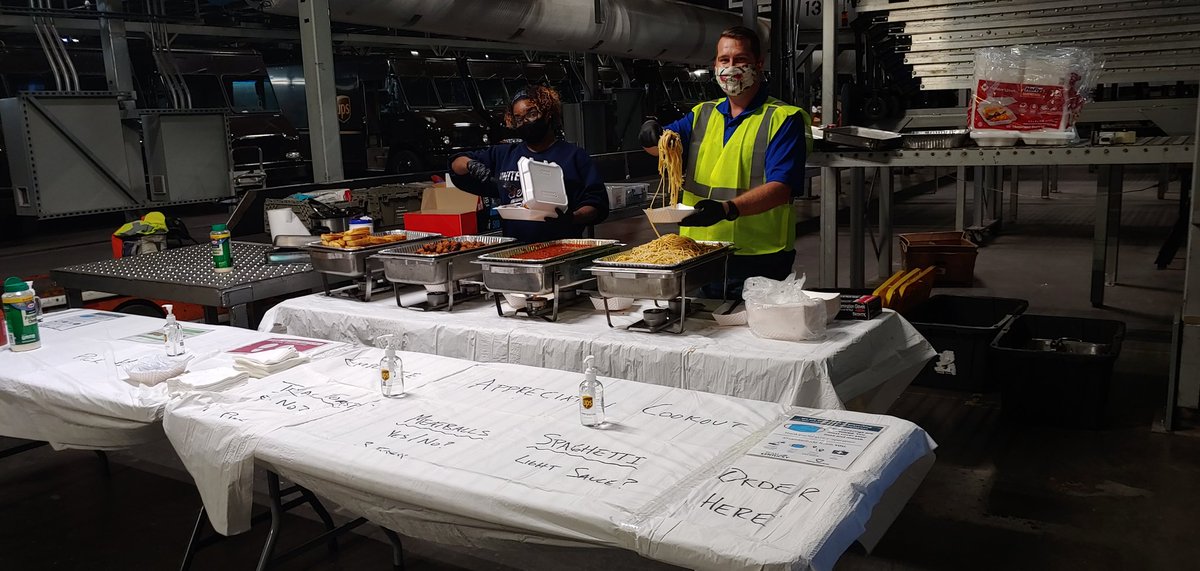 LexPreUPS's tweet photo. Employee Appreciation Cookout!!!
Stop by and grab some spaghetti prepared for you by your Lex Preload Safety Committee!  
#EmployeeAppreciationCookout 
#UPS #fridaymorning
#healthandwellness
@UPSKentuckySE  @OhioValUPSers https://t.co/qc9fCM8kmr