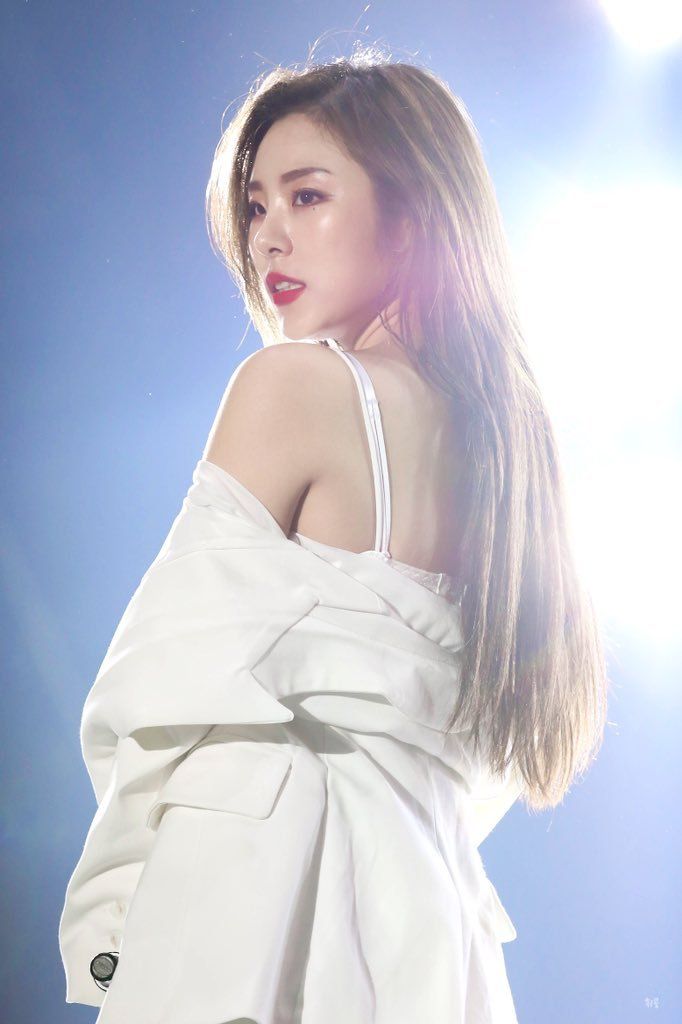 Something about her #WHEEIN  @RBW_MAMAMOO