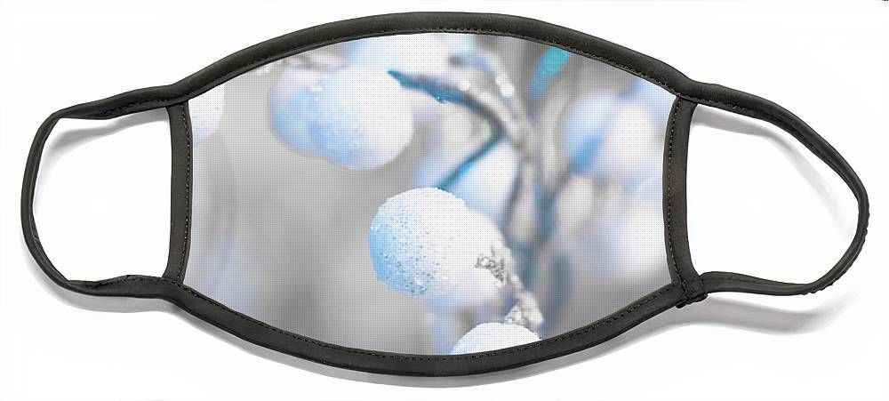 ollivrosa's tweet image. Decorative holiday face mask #WearAMask #clothmask #masks #BeSafe buff.ly/3iJjQMv