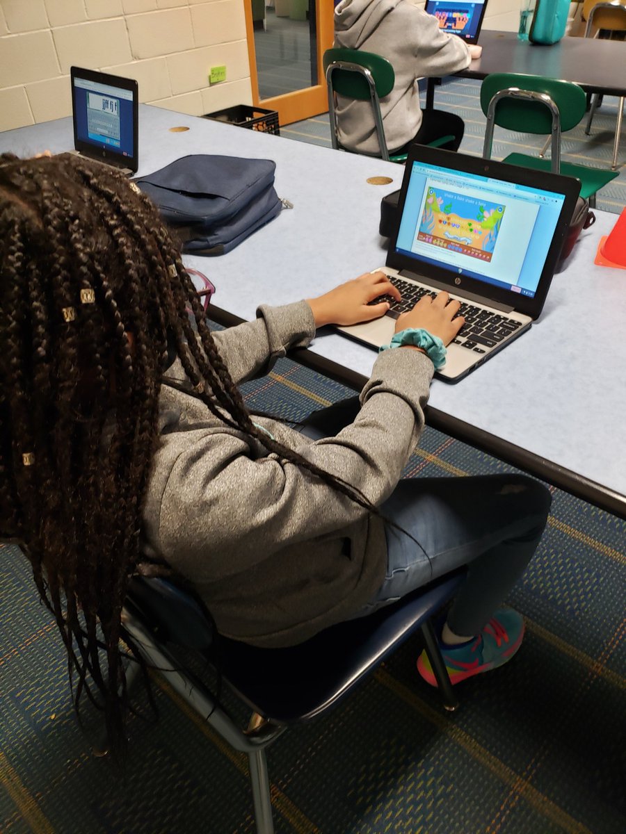 MrsPaden1st's tweet image. Working on rock star 🎸 keyboarding skills this week! Proper posture , wrist placement , feet on the floor &amp;amp; not 👀 looking at the keyboard! Hanging with the home row! ⌨ 🙌🙌 @MichelleKravetz @mr_stitzel @mileSCSrockets #rockettech #defertechstars