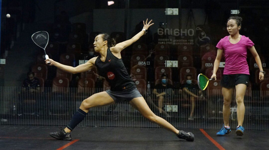 WeeWernLow's tweet photo. It has been a long while! Glad to be back on court and winning my quarterfinals match 3-0 today. Semifinals tomorrow against Rachel Arnold at 1pm! Letβs go! Photo by @Zhengguan #wwl #nationals #headsquash #airasia #mizuno #nusmetro #polar #atftape #bauerfeind #hammernutrition https://t.co/mlXjxCXKpc