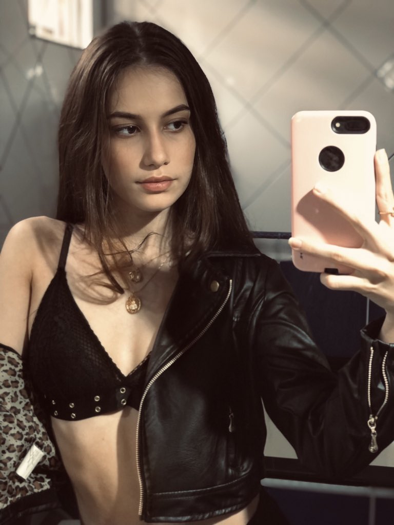 Stella tweet media