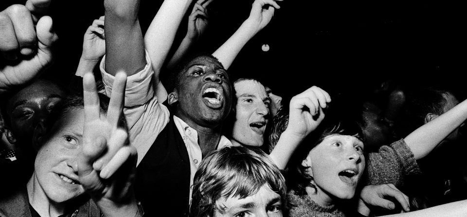 TIP <a href="/DeBalieCinema/">De Balie Cinema</a> - Blik terug op de grootste antiracismebeweging in Groot-Brittannië ooit die eind jaren 70 gestart werd door punkbands als The Clash. 

“De parallellen tussen toen en nu liggen voor het oprapen.”
★★★★ <a href="/nrc/">NRC</a>

Kijk White Riot @PiclNL: picl.nl/films/white-ri…