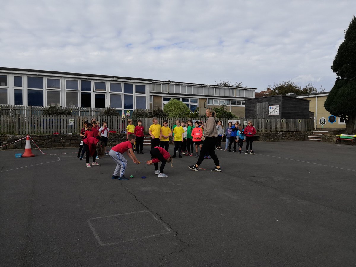 MayalsSchool's tweet image. Best way to spend a DRY Friday afternoon; team races with Year 4! The tension is palpable! #Mayfun #Maysports #teamsports