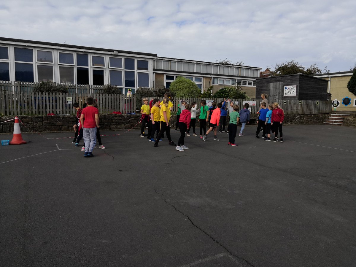 MayalsSchool's tweet image. Best way to spend a DRY Friday afternoon; team races with Year 4! The tension is palpable! #Mayfun #Maysports #teamsports