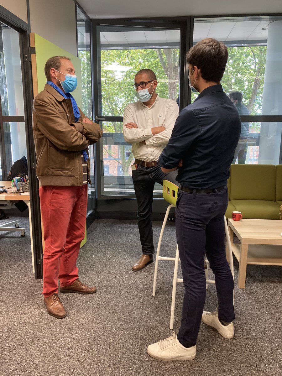 NEOMA_MobAcc's tweet photo. Café/Pitch à l’accélérateur ☕️
Pour égayer cette semaine assombrie par le temps, les équipes de #NeomaMobilityAccelerator étaient réunies ce midi :
➡️ Café, #rencontres, Pitch de sa #problématique du moment...
Un bon moment de convivialité pour finir la semaine en beauté ! https://t.co/lXGpBAhPzr
