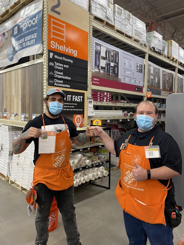 Great job Dayan at living our values and being a dedicated OFA for our store 6178! Thank you for all you do with helping out where needed and with fulfilling customer orders!!!