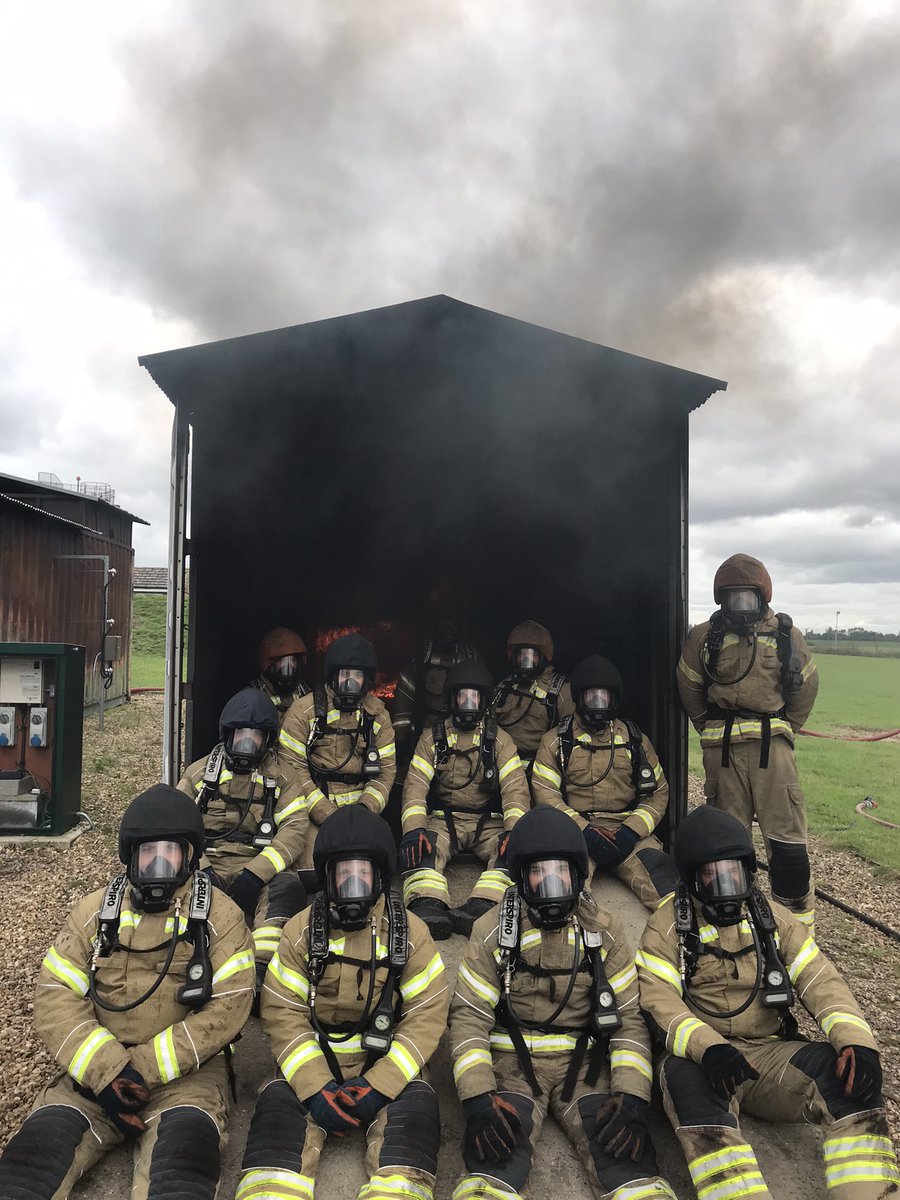 SFRSTraining's tweet photo. A busy few weeks at WTC BA, and then more BA. @SuffolkFire now has 8 new competent BA wearers heading out to stations @InterspiroNews @GrantInstrument @BristolUniforms WC Macdonald giving the thumbs up 👍🏼 A great attitude from all delegates. Well done 👏🏼👏🏼👏🏼 https://t.co/bFViMbB9RP