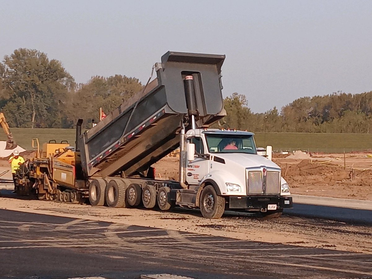 MTRDevelopment's tweet photo. We've been busy in the City of Riverside, Missouri at Horizons Business Park, building a parking lot for a new business. Happy to be working on another project with Seal-O-Matic Paving Company, that is bringing more growth to the #KCNorthland. #PavingTheWay #MovingKCForward https://t.co/rmU6wksUVl