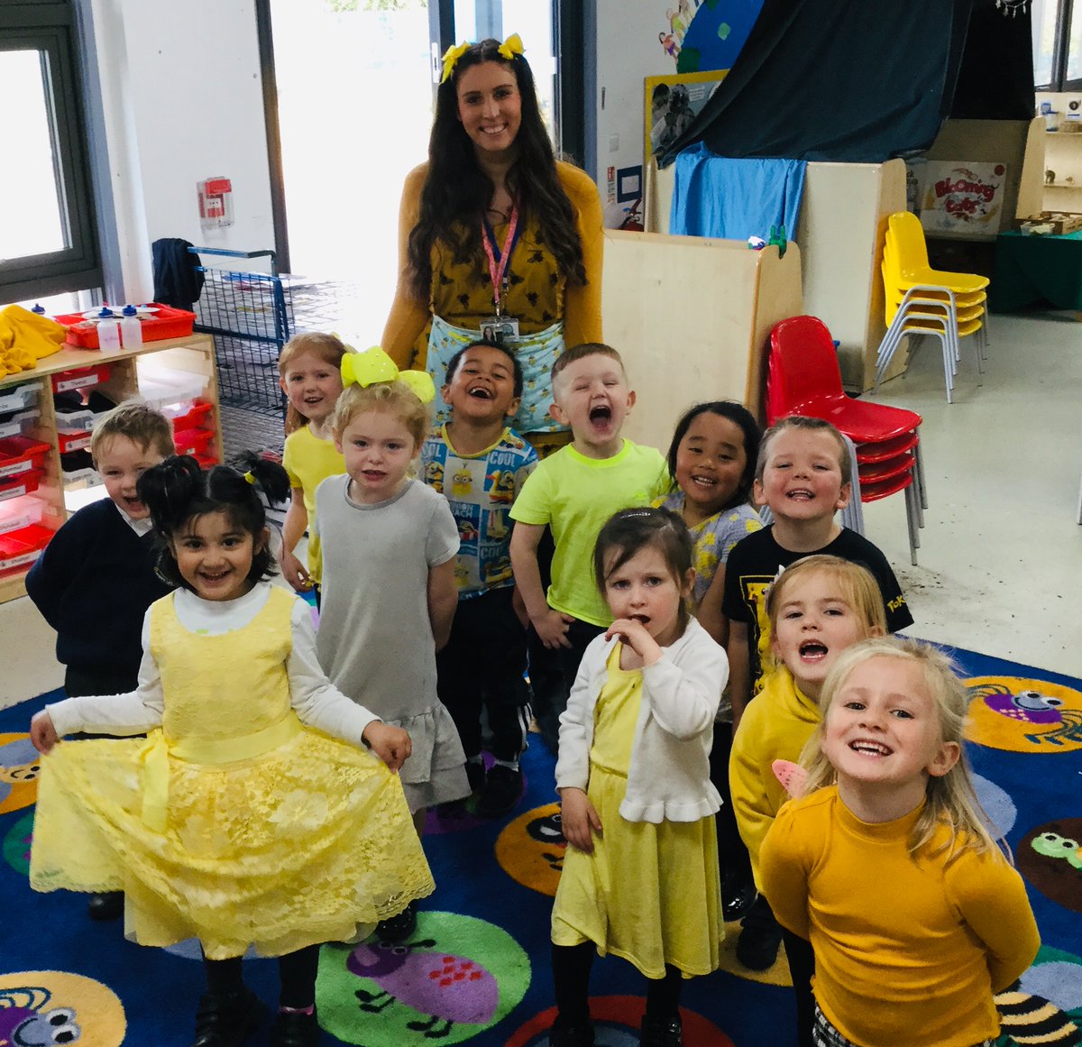 Charlestown_Rec's tweet photo. @Charlestown_Pri We loved wearing our yellow outfits in Reception today! 😃 We talked about different feelings we can have and how we should always be able to talk to someone about how we feel - whether it's happy, sad, worried or excited! #HelloYellow 💛💛💛 https://t.co/WvZvJ3ILsk