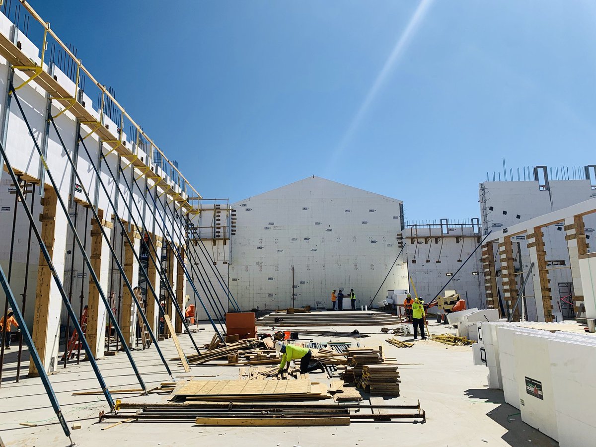 FoxBlocksICF's tweet photo. #FoxBlocksFriday featuring St Gabriel Catholic Community Campus located in Cave Creek, AZ. A beautiful build being installed by ICF Specialist. 👏🏻💒💯

{Ariel photos pc: ForeFrontDevCo} https://t.co/YPuYmt5CIr