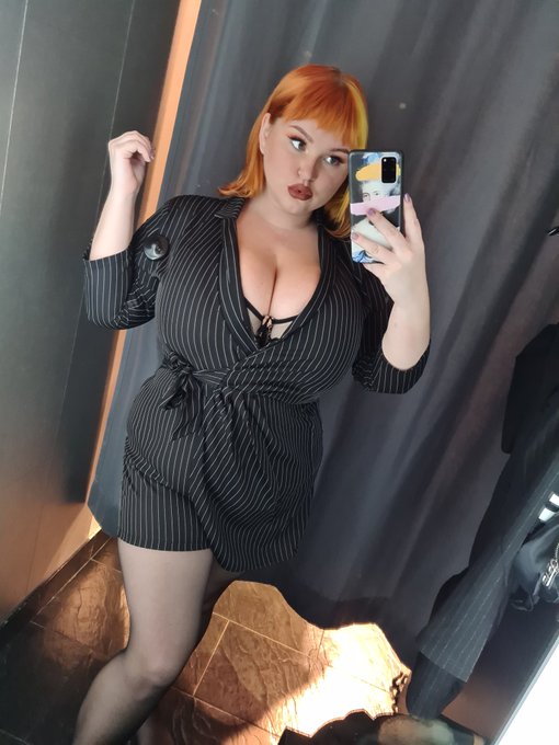 2 pic. I will be your BOSS, boy??
Choose my outfit for office ?
1 or 2? ❤ https://t.co/pBc3ArIew0