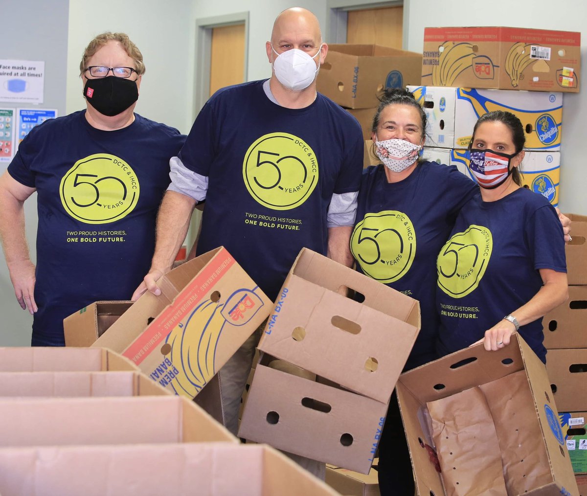 dctc's tweet photo. We’ve got a happy crew from DCTC packing food at The Open Door Mobile Pantry in Apple Valley. #DayOfService #OneBoldFuture @opendoormn https://t.co/wZ9vjXnVR4