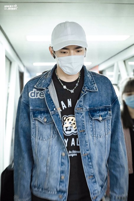 Kris_Colombia's tweet photo. [PREVIEW] 201009

#KrisWu en el aeropuerto de Wuxi. 

Cr. Chrysalis, AngryBirds, 心动定义丨吴亦凡

- Caro 

#Testing #WuYiFan #KrisWu @KrisWu #KrisWuTesting https://t.co/G8Ck1BZtBN