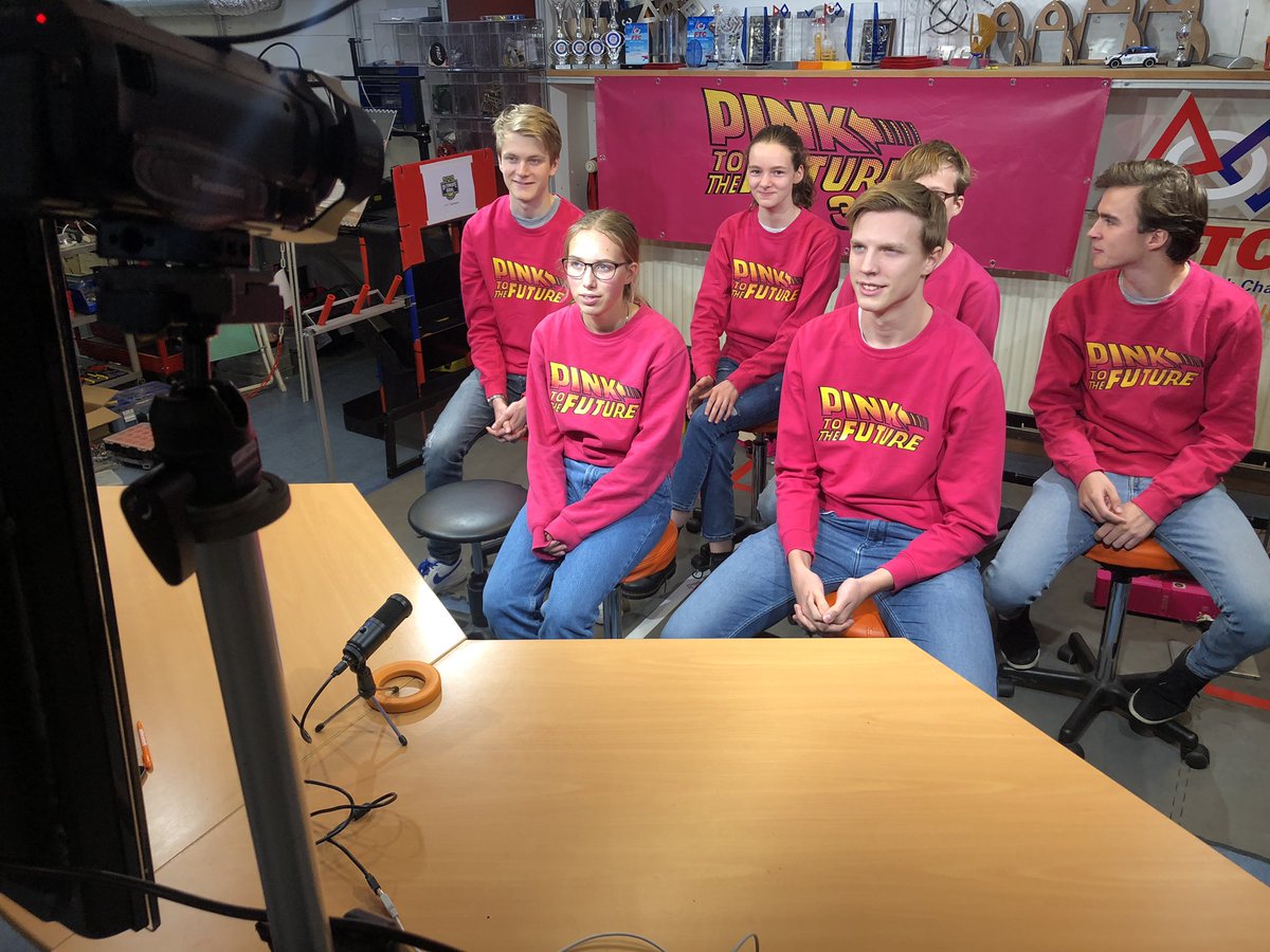 PinktotheFuture 3954 tweet media