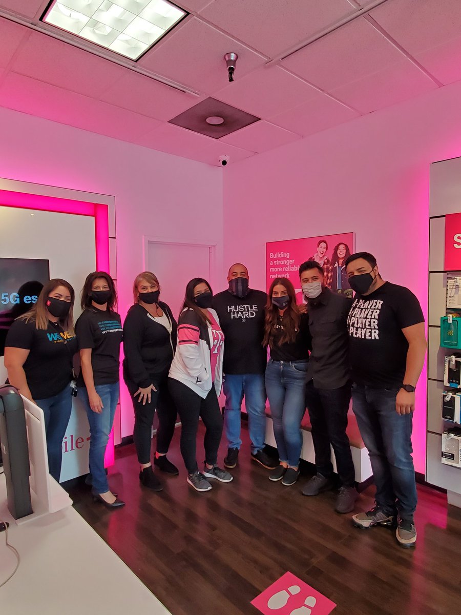 Had such a great time visiting stores with the Chi-team! Keep up the great work. #nothingbuthustle @MarioJacksonWV <a href="/maricelalunaWV/">Maricela Luna</a> <a href="/EricSaucedoWV/">Eric Saucedo</a> <a href="/BrianValle/">Valle</a> <a href="/WirelessVision/">Wireless Vision</a>