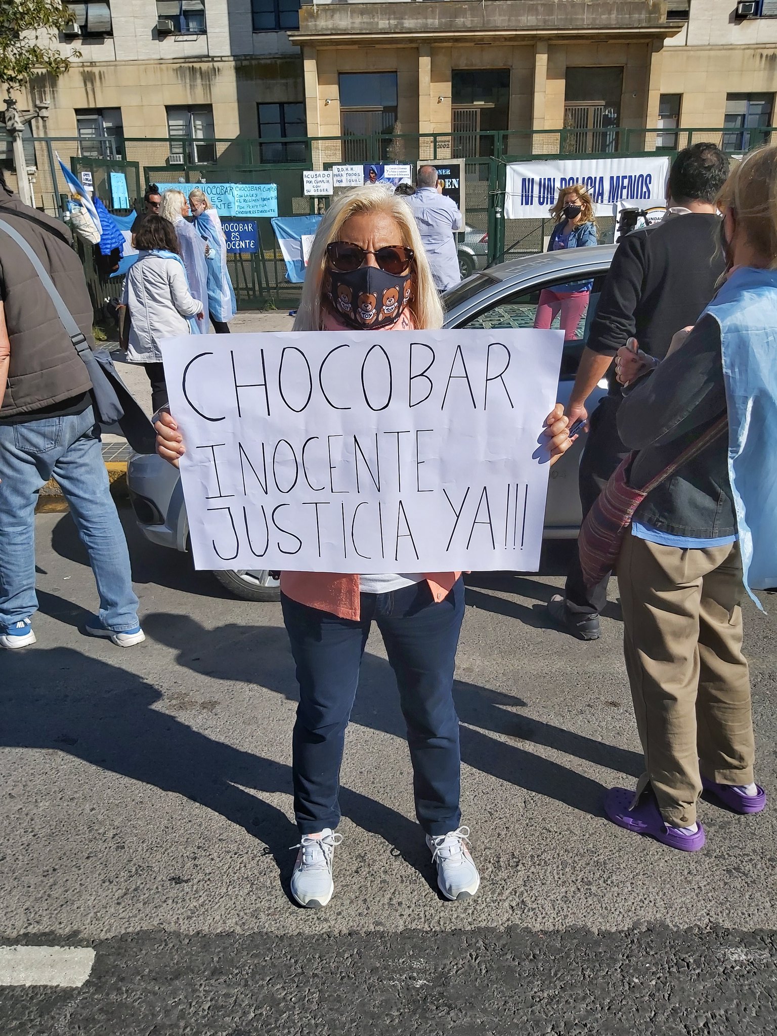 Download Elena Medrano On Twitter Buen Dia Aqui Apoyando A Chocobar