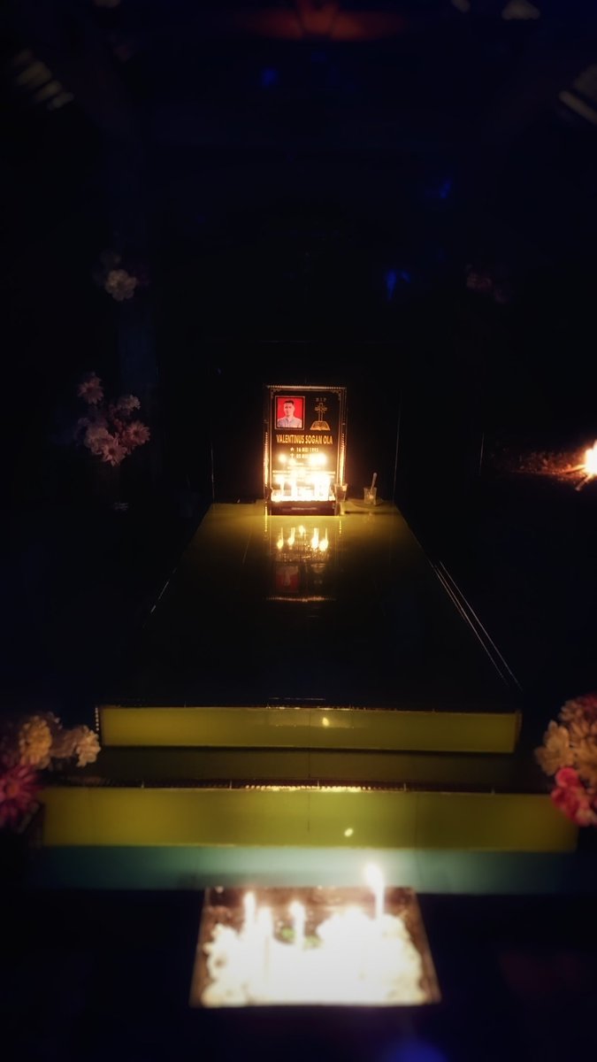 StYVENLEWOBUNGA's tweet photo. Bung 

#RIP https://t.co/KlsrYCboOv