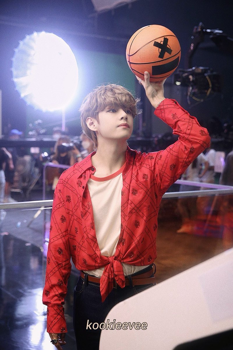 kookieevee's tweet photo. first entry 🥺 

Idk if i made a difference in the first photo huhuhu https://t.co/BEBQoOMKCv