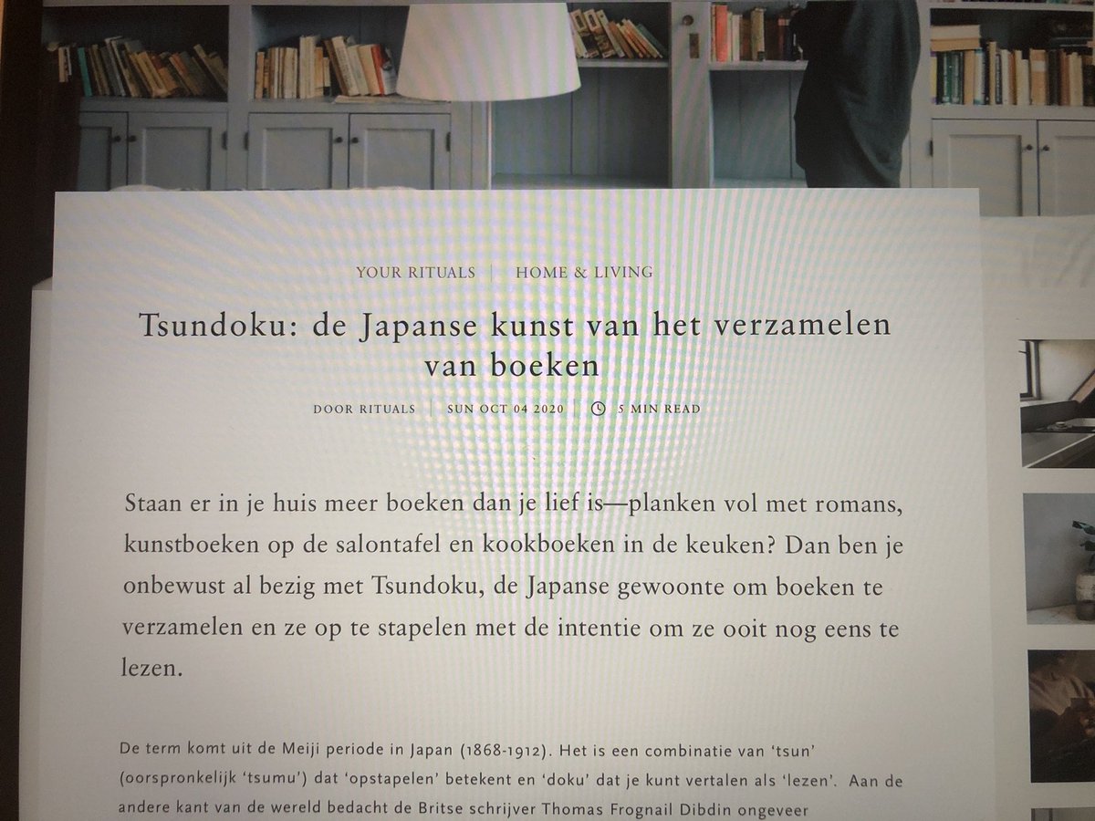 Heb last van Tsundoku lees ik net. De Japanse gewoonte om boeken te verzamelen en ze op te stapelen met de intentie ze ooit nog eens te lezen 😬 @miriamvoets 😉