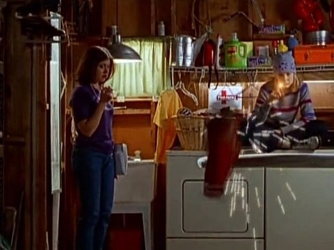 SecretWorldAlex's tweet photo. First broadcast in the US #OTD in 1997 (Foot Fault) Louis catches Alex's zapper on film; George fears bowling. #TheSecretWorldofAlexMack #secretworldofalexmack #Nickelodeon #90s #GC161 #ParadiseValley #superpowers #Nostalgia #OnThisDay #fantasy #NickRewind https://t.co/rmUKYWQgMn