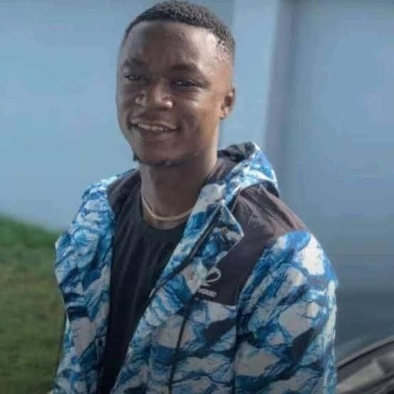 Sleek was an artiste with about 7 songs. Real name Daniel Chibuike Ikeaguchi.When his sister went to the police station to ask of him, the DPO said "Go mortuary, na there we dump your brother".  #EndSARS  #EndSARSImmediately  #EndSarsNow  #ReformPolice  #ReformPoliceNG