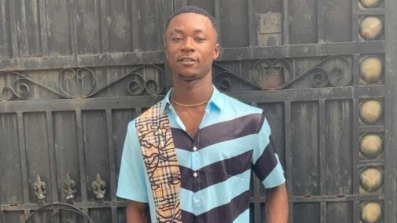 After he was shot, his friend who was also arrested begged them to take him to a hospital. They refused but they found the time to take him to a mortuary. Sleek is dead. #EndSARS  #EndSARSImmediately  #EndSarsNow  #ReformPoliceNG  #ReformPolice  #EndSarsProtests  #EndSARSProtest