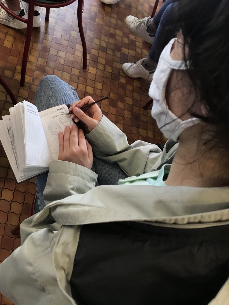 Les élèves de ⁦<a href="/PressePrevert/">L'Atelier médias / Jacques a dit !</a>⁩ rencontrent ⁦<a href="/wilsonfache/">Wilson Fache</a>⁩ laureat 2019 du ⁦<a href="/PrixBayeux/">Prix Bayeux Calvados-Normandie</a>⁩ #pbcn2020   / Ariane (anim), Apolline (chronique), Zachary et Valéry (tech)