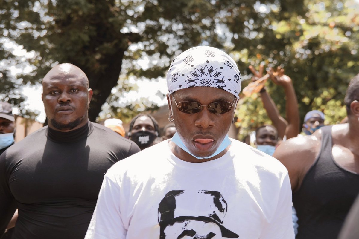1884photo's tweet photo. @runtown during #EndSarsprotest.
Lagos, Nigeria - October 8th, 2020.
'Music is a weapon' is not just a mantra in musical numbers, it is a movement!
Photo: @neecnonso
#1884collective #EndSARS cc: @OsakpolorOmo @BensonIbeabuchi @ebunakinbo @eyeforgetnot @ollamade @enigma_kaye https://t.co/3rl14NbIP5