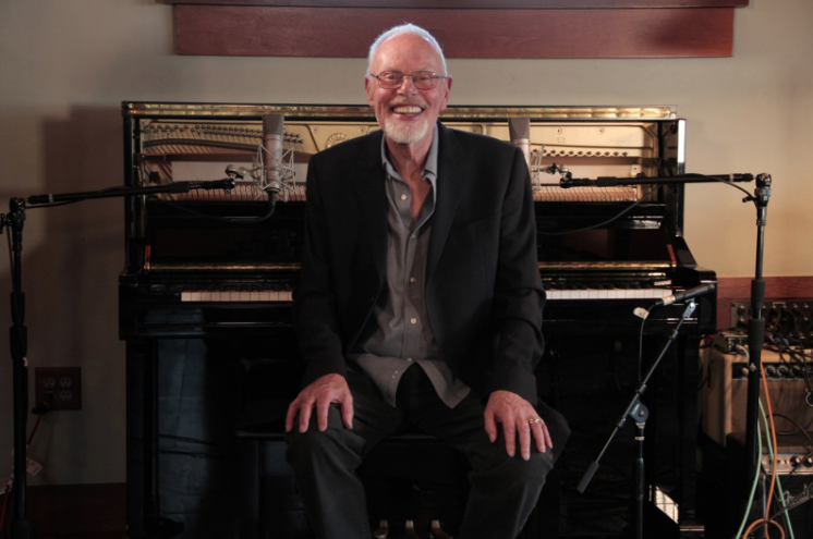 Mark Knopfler, Rosanne Cash, Darius Rucker, Peter Frampton and more feature on all-star cover of the Ben E. King classic "Stand By Me" https://t.co/BF3L6lCPU7 https://t.co/V6dkLvOLhZ