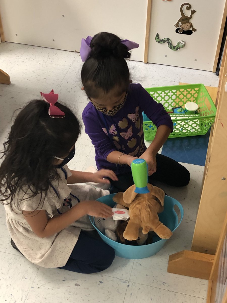 tish_willis's tweet photo. ���Check out the learning ⁦@brookbears⁩ 🐻 Small groups and theme related centers 👏🏻 Safety precautions 😷 are routine 🧼 #teacherleaders #WearAMask #differencemaker #iamwfisd #safetyisapriority #learningistoo https://t.co/DqRzgpmipV